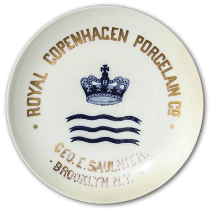 Royal Copenhagen Forhandler platte, "Royal Copenhagen Porcelain Co. Brooklyn N.Y." -  Repareret