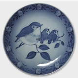 1982 Royal Copenhagen Mother and Child plate, robin and fledglings
