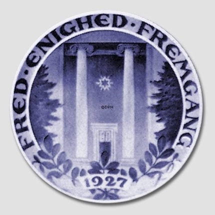 1929 Royal Copenhagen Memorial plate, FRED ENIGHED FREMGANG 1927. ( Peace, unity, prosperity)