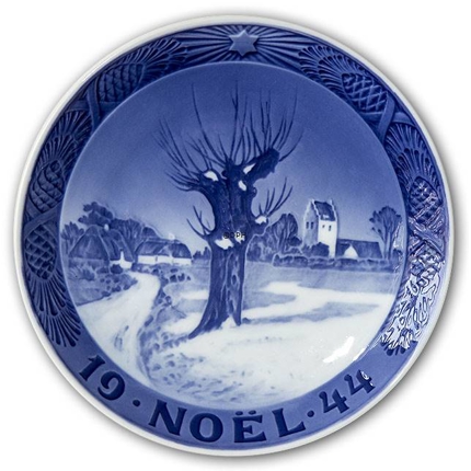 Snowy landscape 
with church 1944, Royal Copenhagen Christmas plate French text