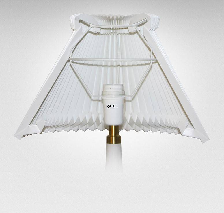 Splendor detaljer føderation Le Klint Table lamp stand for sockets with socket rings White | No.  STATIV406A | Alt. 406AO | DPH Trading