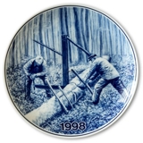 Tove Svendsen Forestry plate 1998, Work with saw