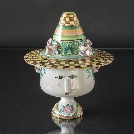 Wiinblad Vase mit Hut handbemalt, mehrfarbig