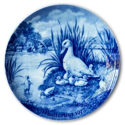 Berlin Design mother's day plate 1973 (German Text)