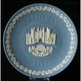 1975 Wedgwood Christmas plate Hampton Court